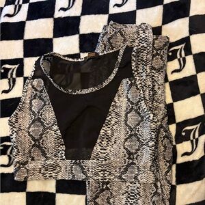 Snakeskin Print Sports Bra and Leggings Set